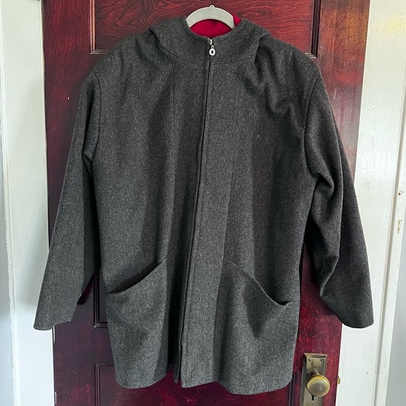EUC Pendleton Women’s Hooded Wool Coat size 12 in Gray - Picture 3 of 12